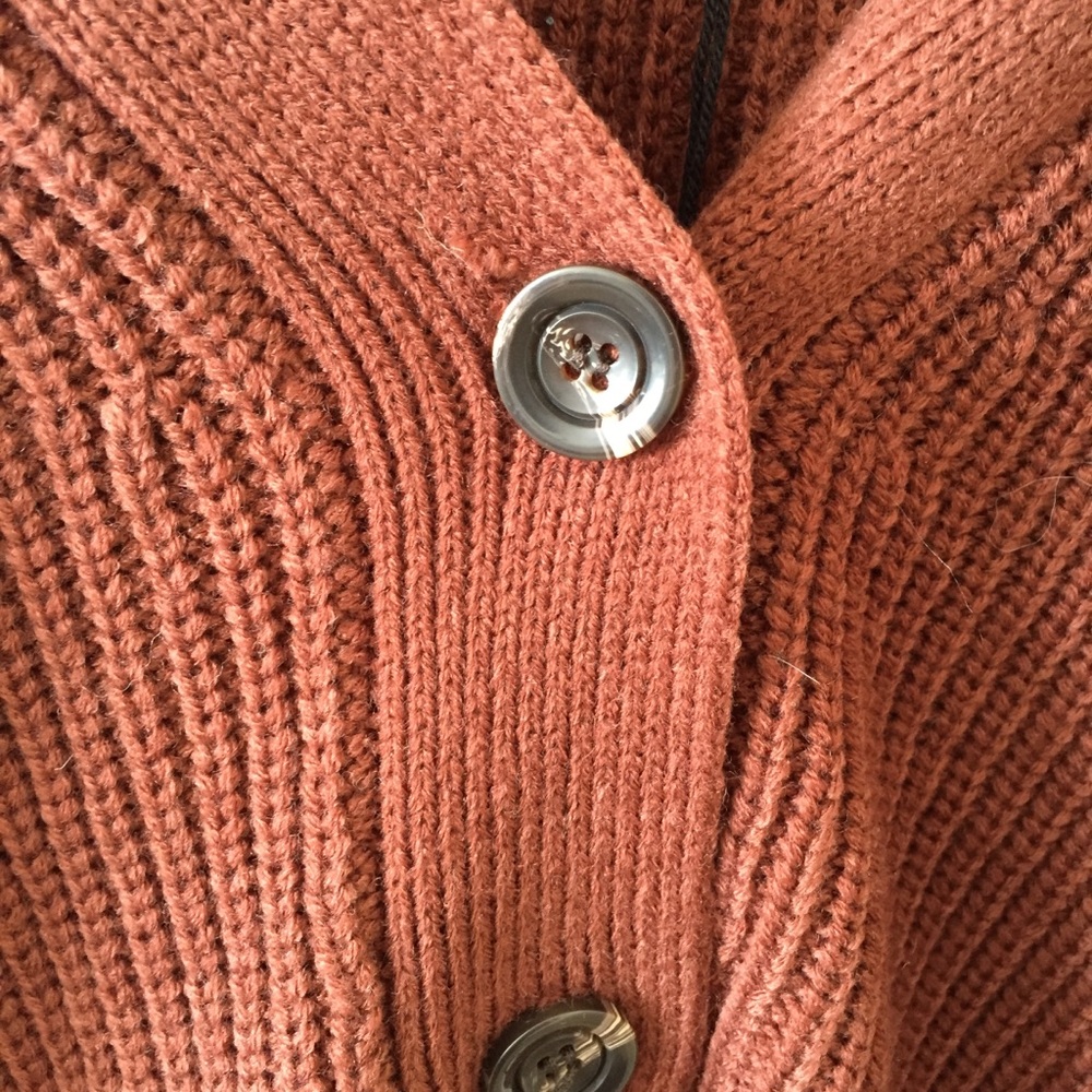 Semi-heart Spring Sweater - Picture 7 of 8
